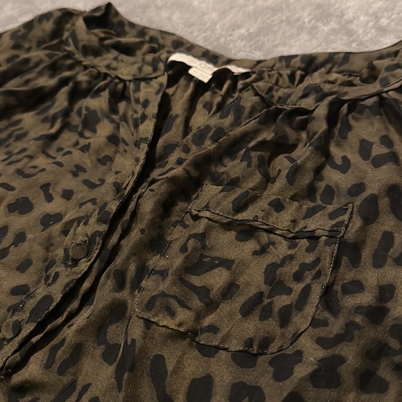 Loft Cheetah Print Semi-Sheer 3/4 sleeve blouse, NWT - Picture 2 of 3